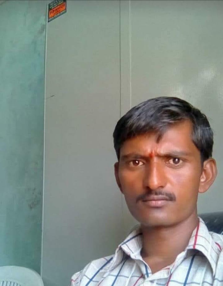 अधिकारी फोटो